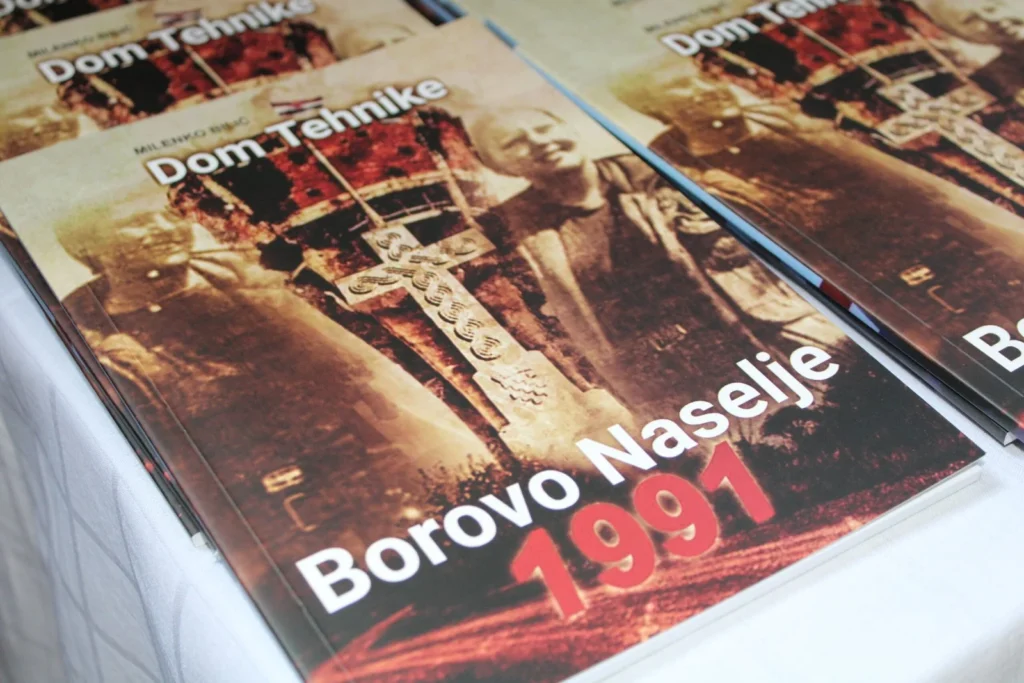 Izložbeni panoi u društvenom domu — 45. Žetvene svečanosti u Cerni, 19.07.2024.