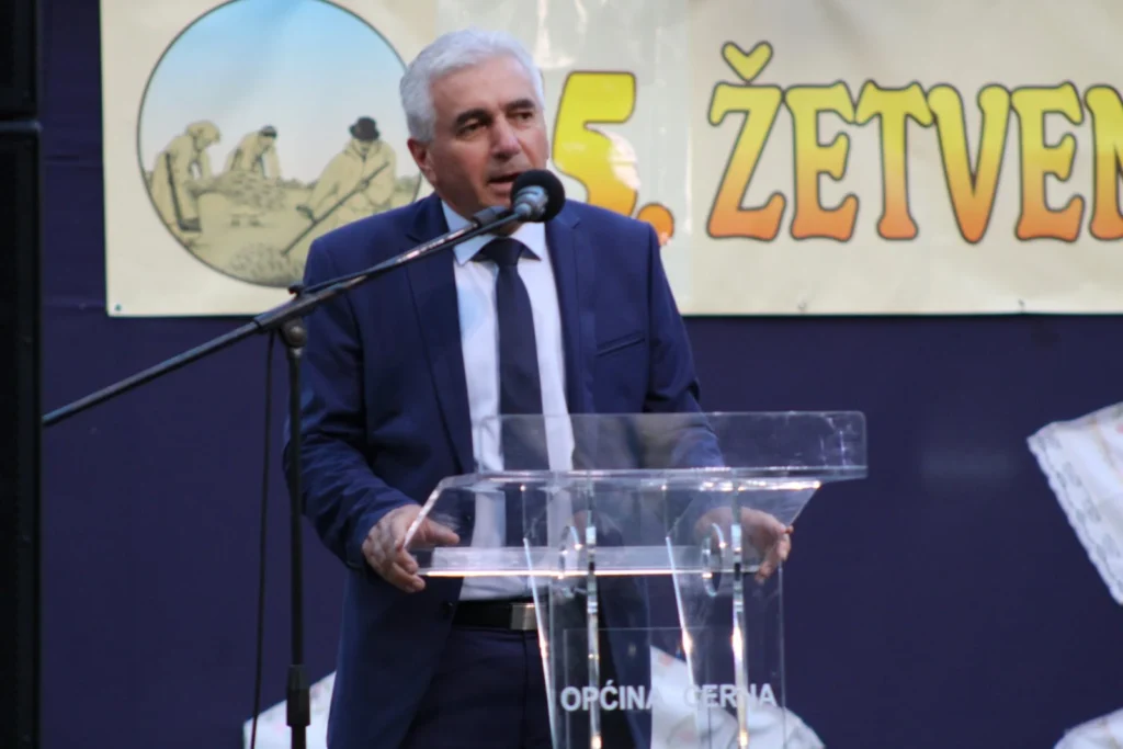 Govor na pozornici 45. Žetvenih svečanosti — 45. Žetvene svečanosti u Cerni, 19.07.2024.
