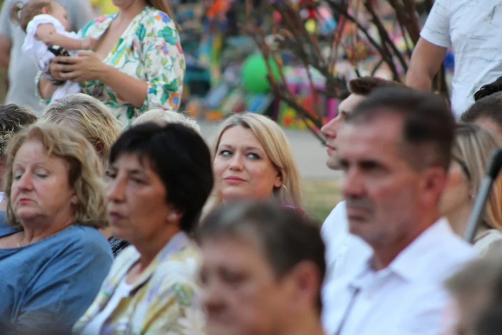 Uzvanici u publici — 45. Žetvene svečanosti u Cerni, 19.07.2024.