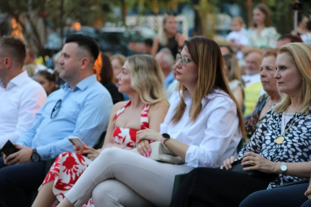 Publika i uzvanici na Žetvenim svečanostima — 45. Žetvene svečanosti u Cerni, 19.07.2024.