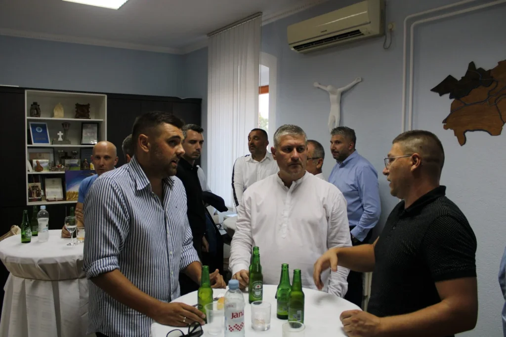 Publika i uzvanici na Žetvenim svečanostima — 45. Žetvene svečanosti u Cerni, 19.07.2024.