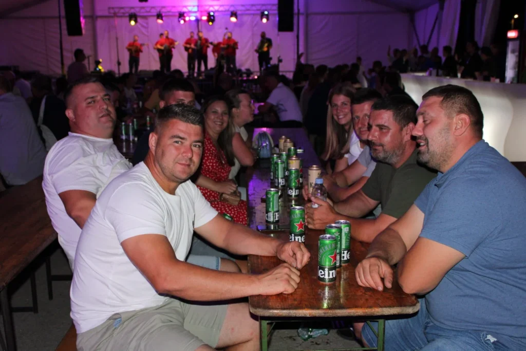 Večernja zabava u šatoru — 45. Žetvene svečanosti u Cerni, 19.07.2024.
