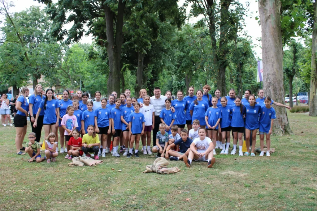 Dječje igre i sportska natjecanja u parku — 45. Žetvene svečanosti u Cerni, 20.07.2024.