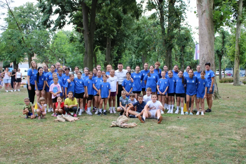 Dječje igre i sportska natjecanja u parku — 45. Žetvene svečanosti u Cerni, 20.07.2024.