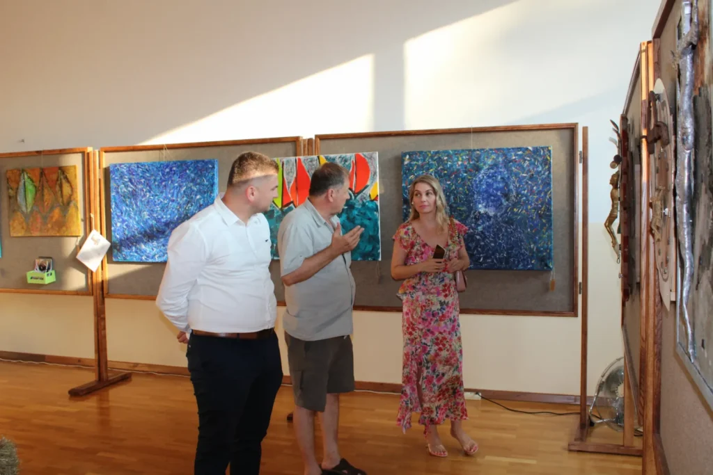 Izložba slika i rukotvorina u dvorani — 45. Žetvene svečanosti u Cerni, 20.07.2024.