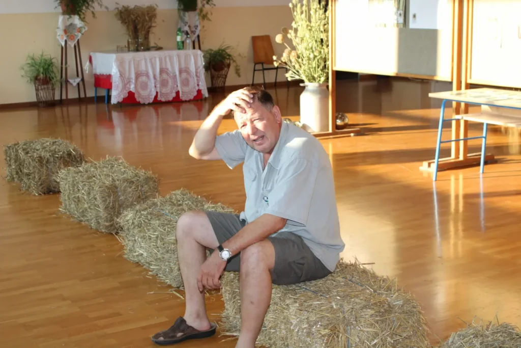 Izložba slika i rukotvorina u dvorani — 45. Žetvene svečanosti u Cerni, 20.07.2024.